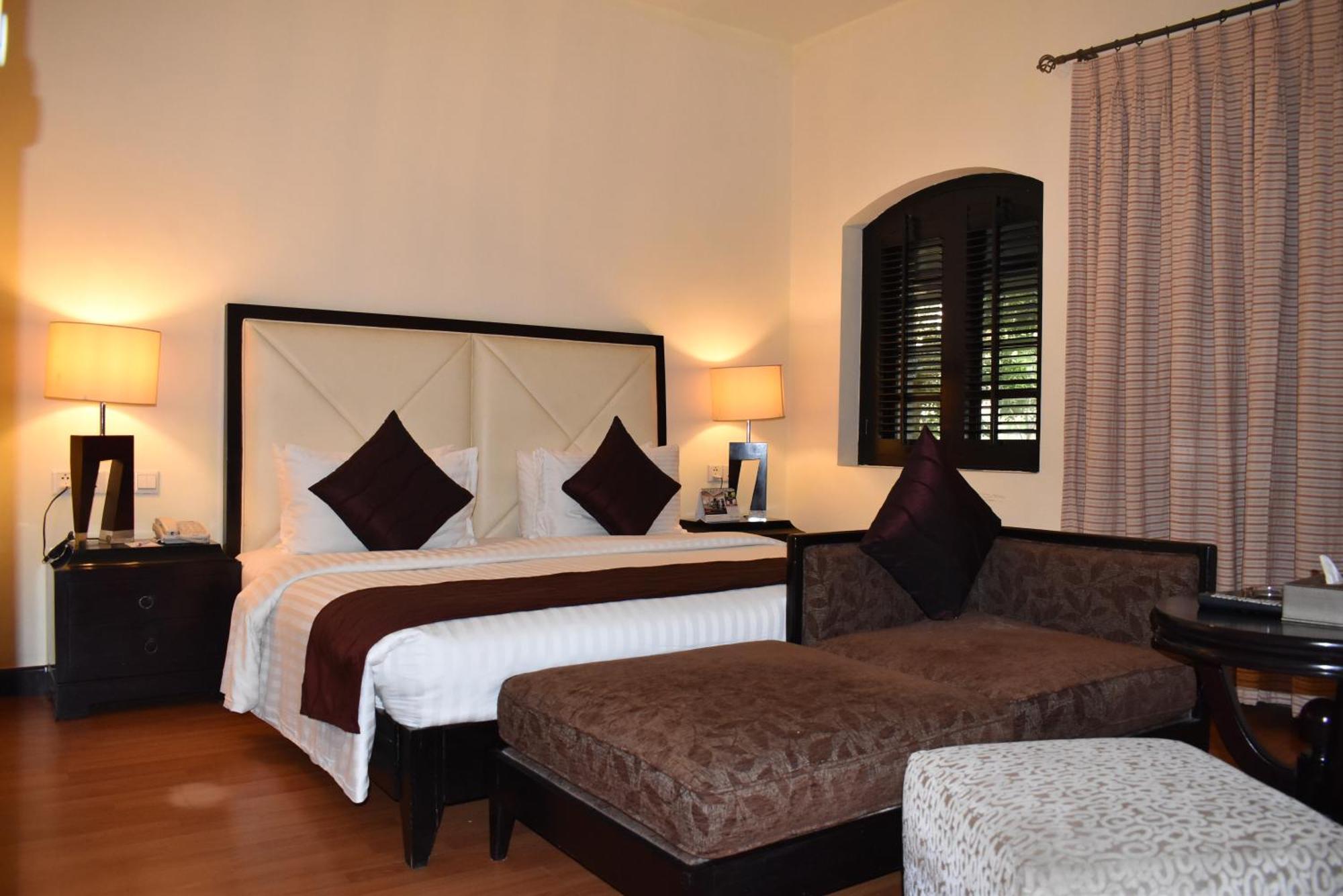 Ramada Plaza By Wyndham Karachi Airport Hotel Exterior foto A bedroom at the resort